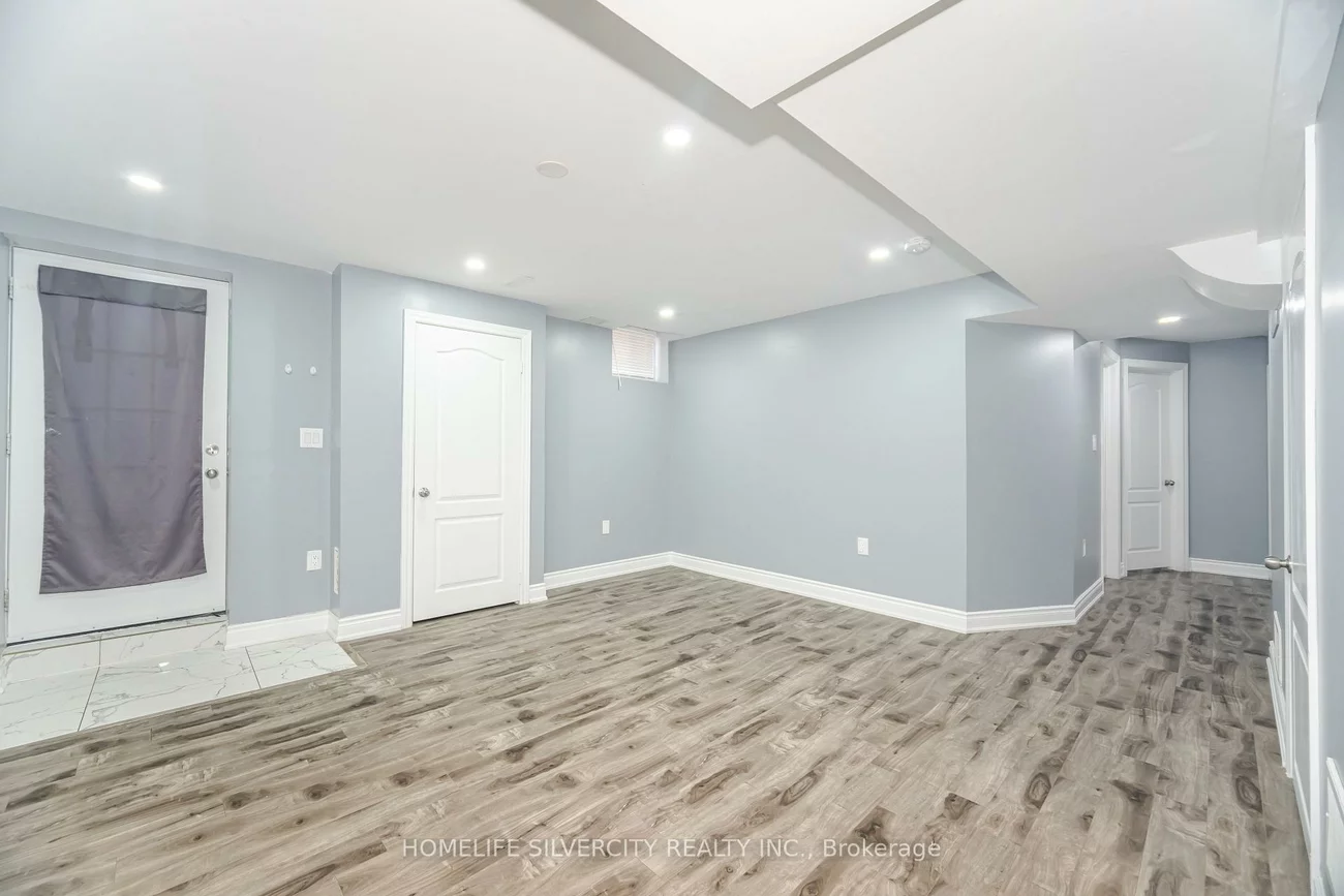 25, Lyle, Credit Valley, Brampton