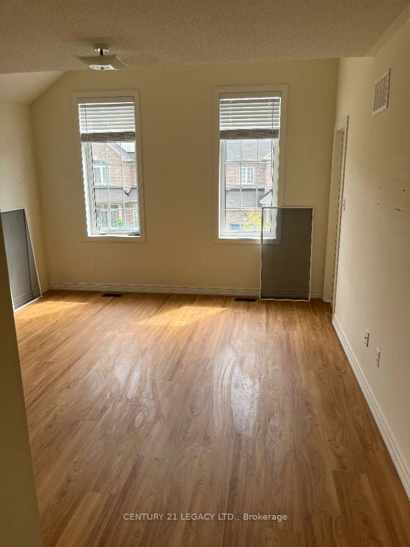 16, saint dennis, Sandringham-Wellington North, Brampton