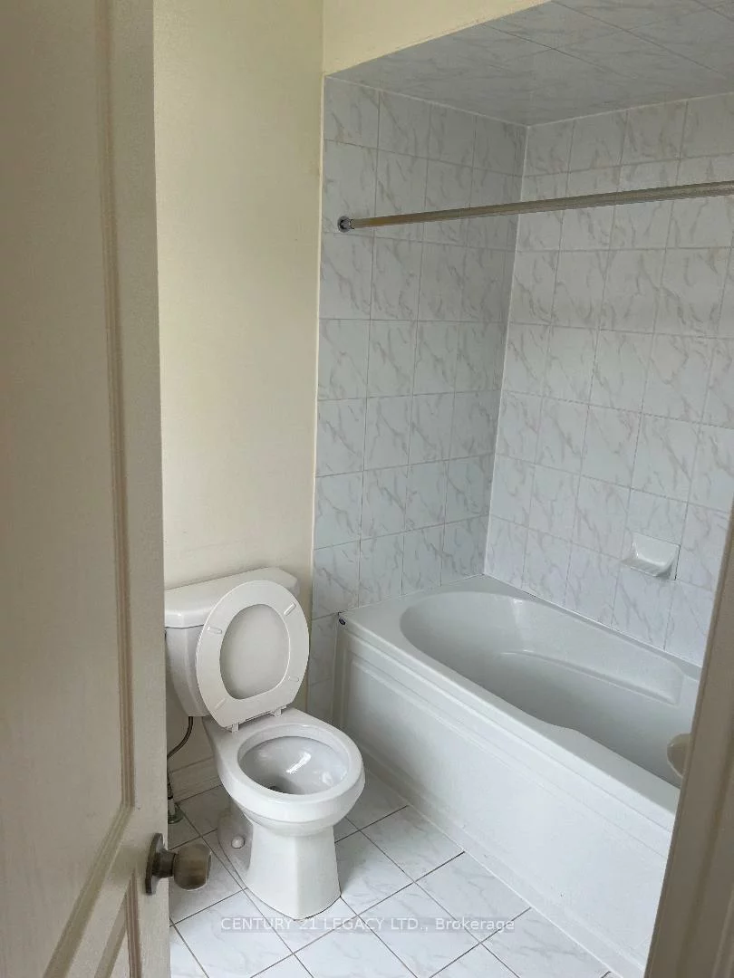 16, saint dennis, Sandringham-Wellington North, Brampton