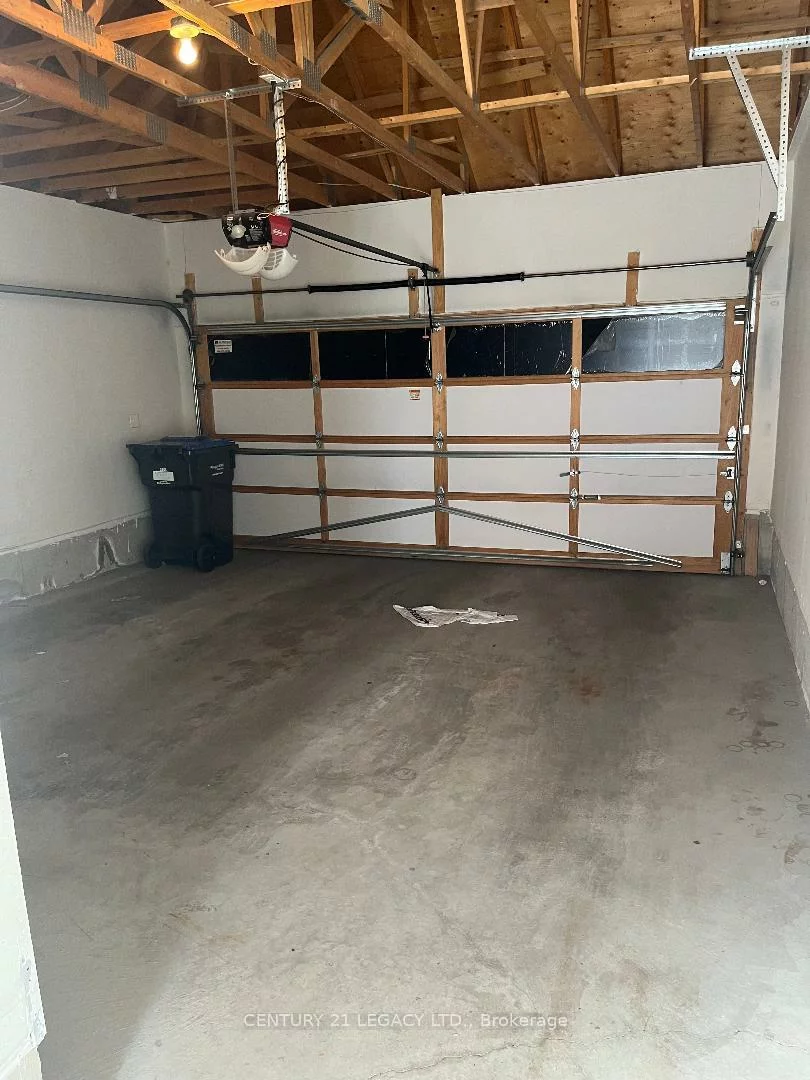 16, saint dennis, Sandringham-Wellington North, Brampton