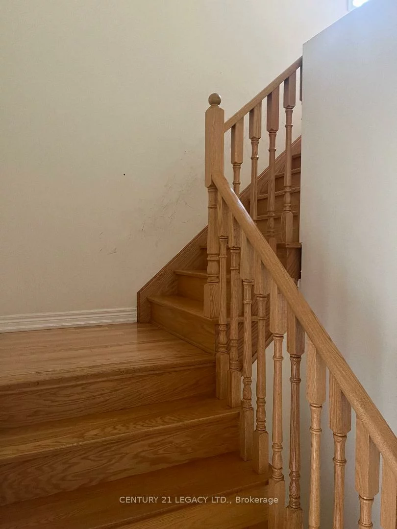 16, saint dennis, Sandringham-Wellington North, Brampton