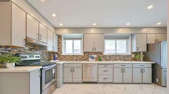 68, Avondale, Avondale, Brampton