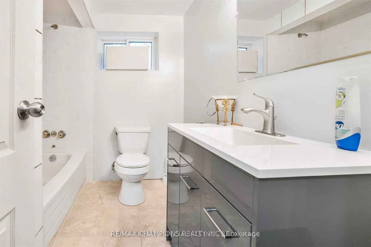 7, Camberley, Brampton North, Brampton