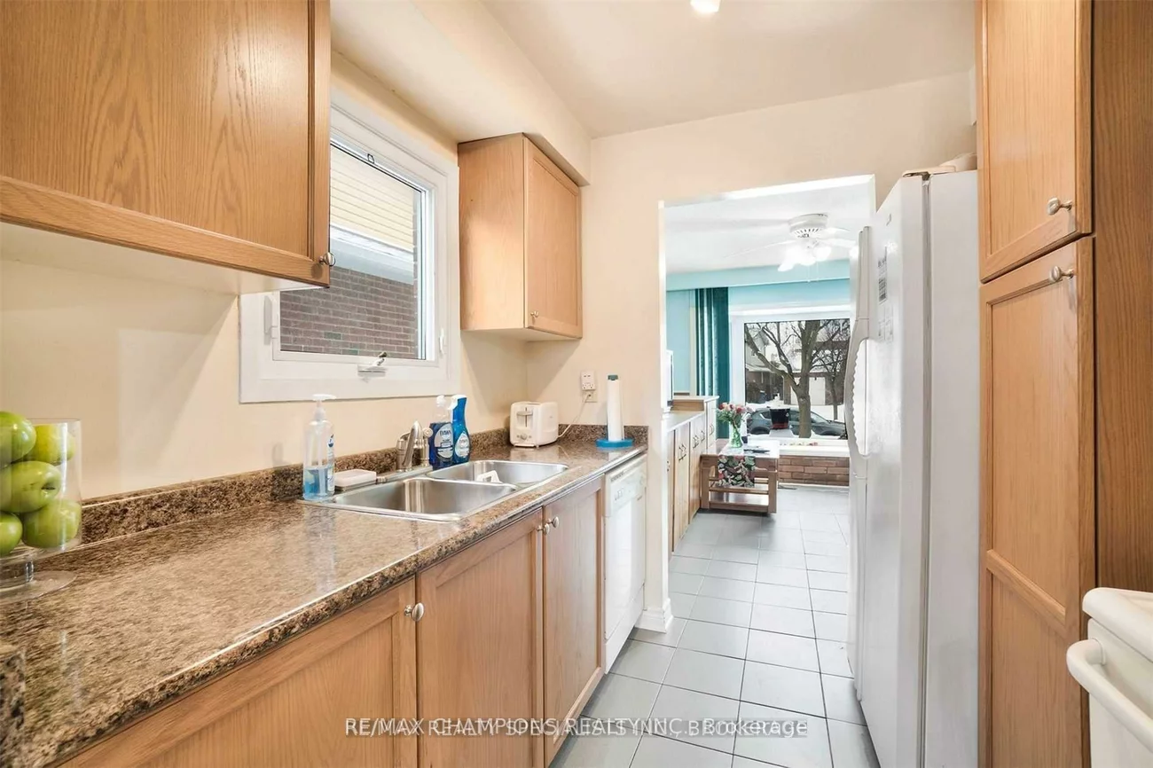 7, Camberley, Brampton North, Brampton