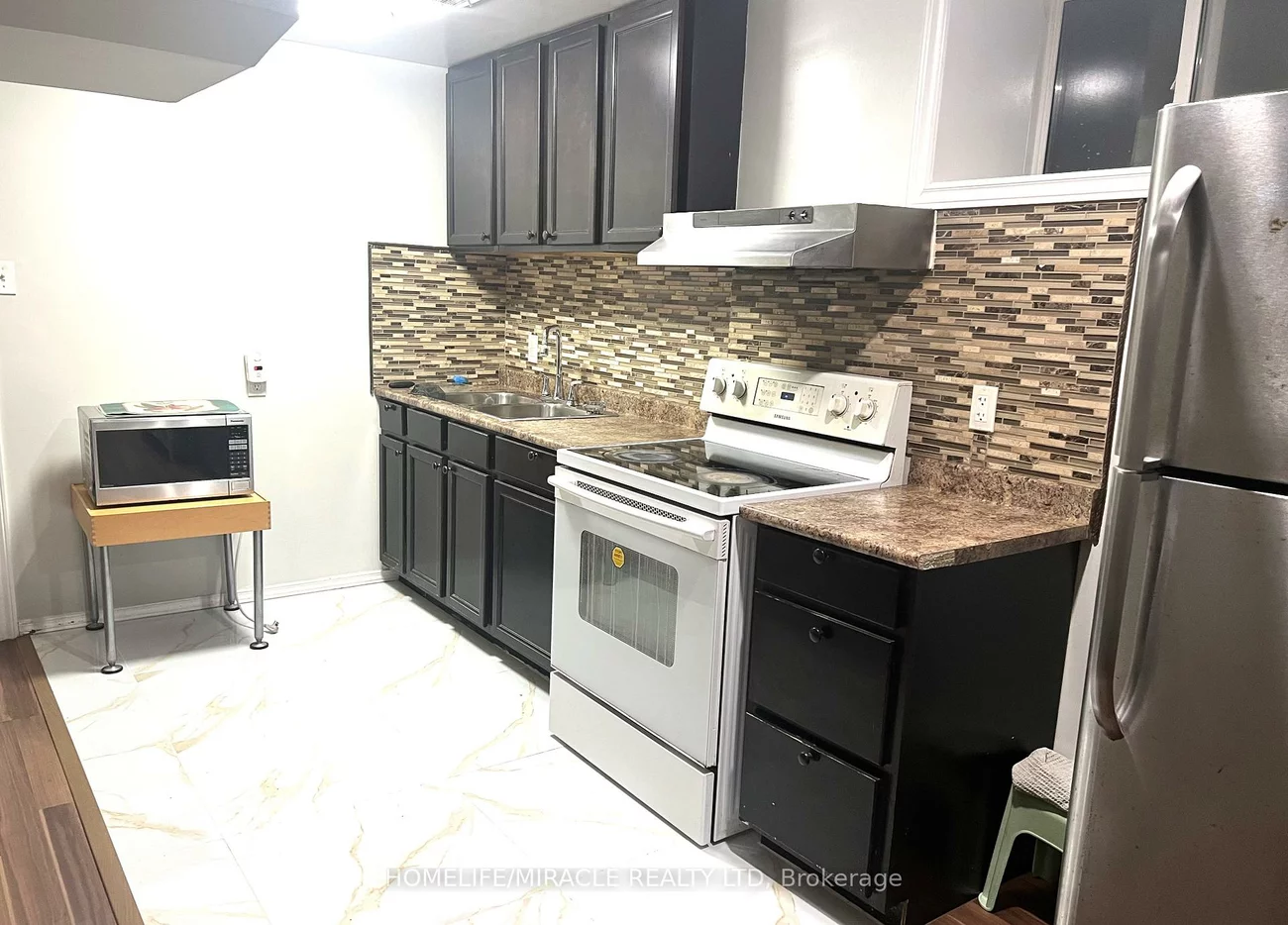 87, Mosley, Fletcher's West, Brampton