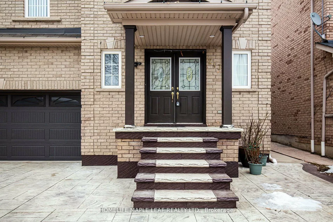 243, Queen Mary, Fletcher's Meadow, Brampton