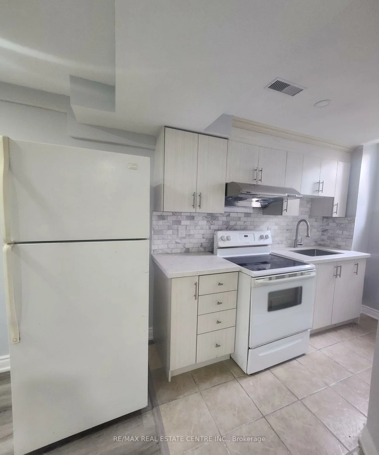 42, Baha (Basement), Bram West, Brampton