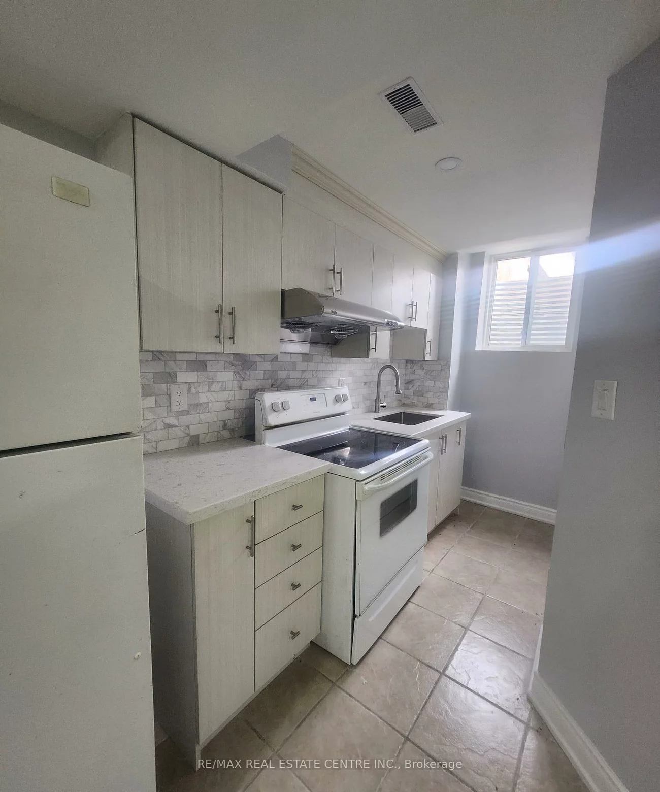 42, Baha (Basement), Bram West, Brampton