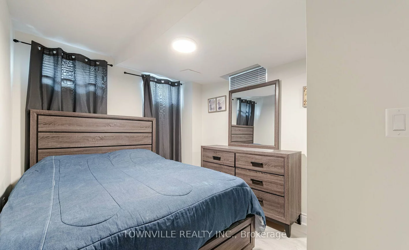 13, Lady Evelyn, Bram West, Brampton