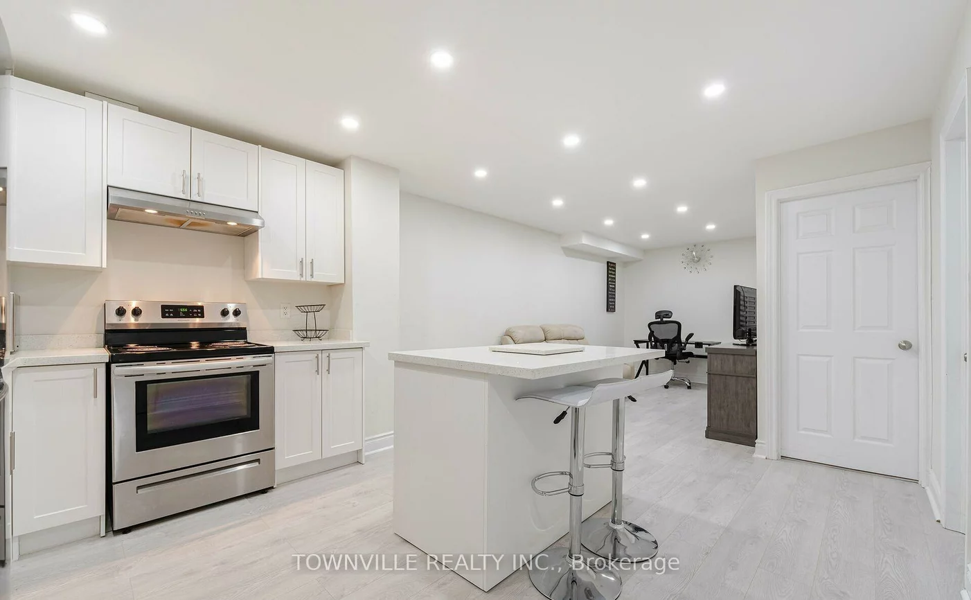 13, Lady Evelyn, Bram West, Brampton