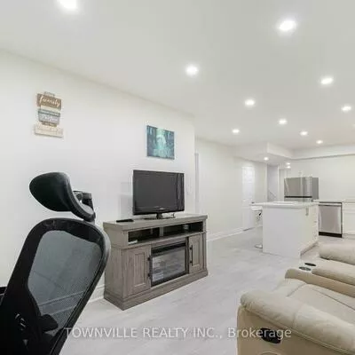 13, Lady Evelyn, Bram West, Brampton