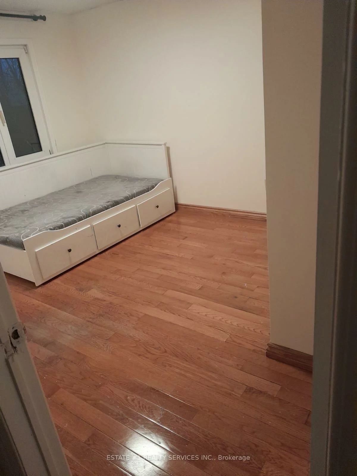 36, Cousins, Brampton South, Brampton