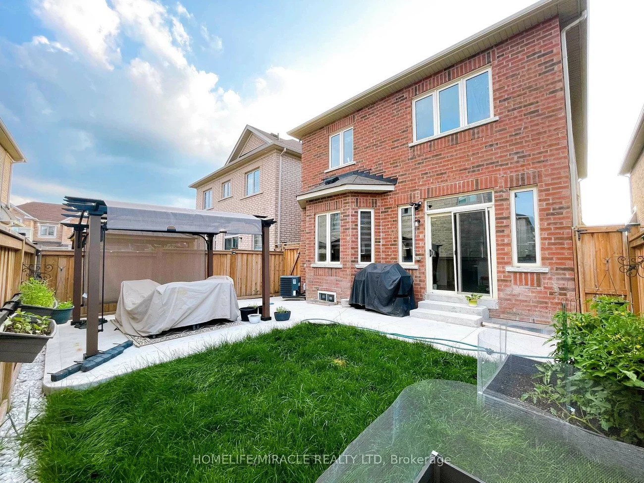 277, Remembrance, Northwest Brampton, Brampton