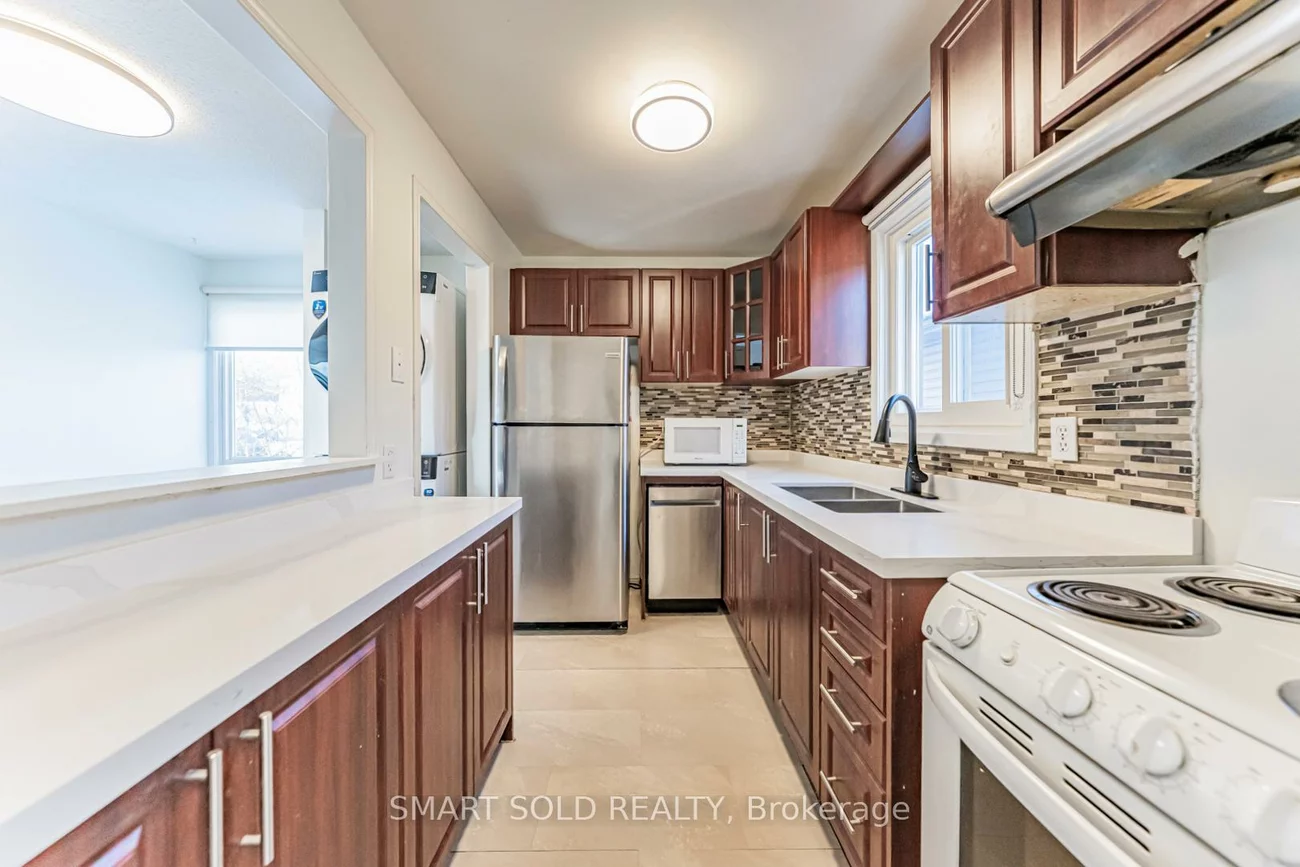 22, Hazelglen, Central Park, Brampton