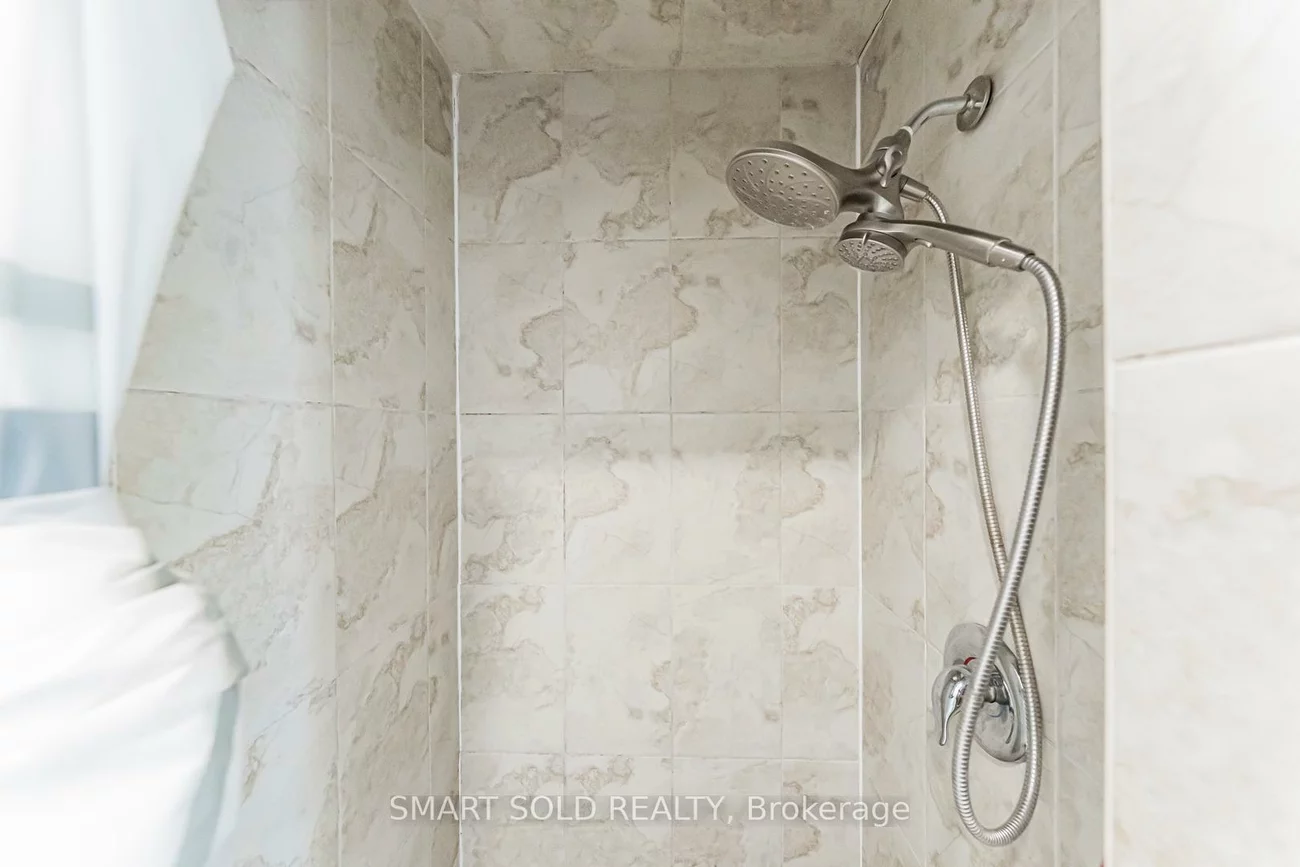 22, Hazelglen, Central Park, Brampton