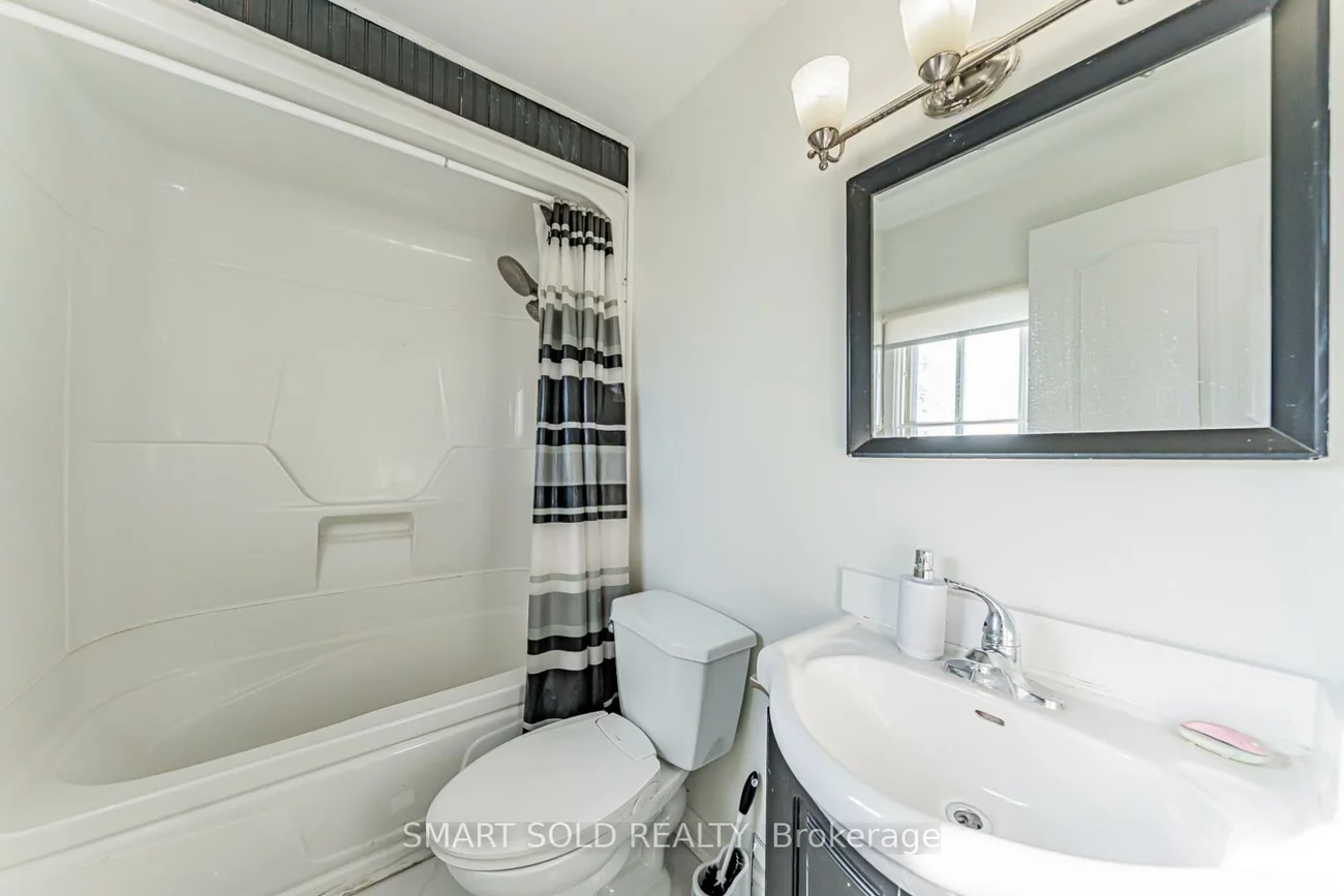 22, Hazelglen, Central Park, Brampton