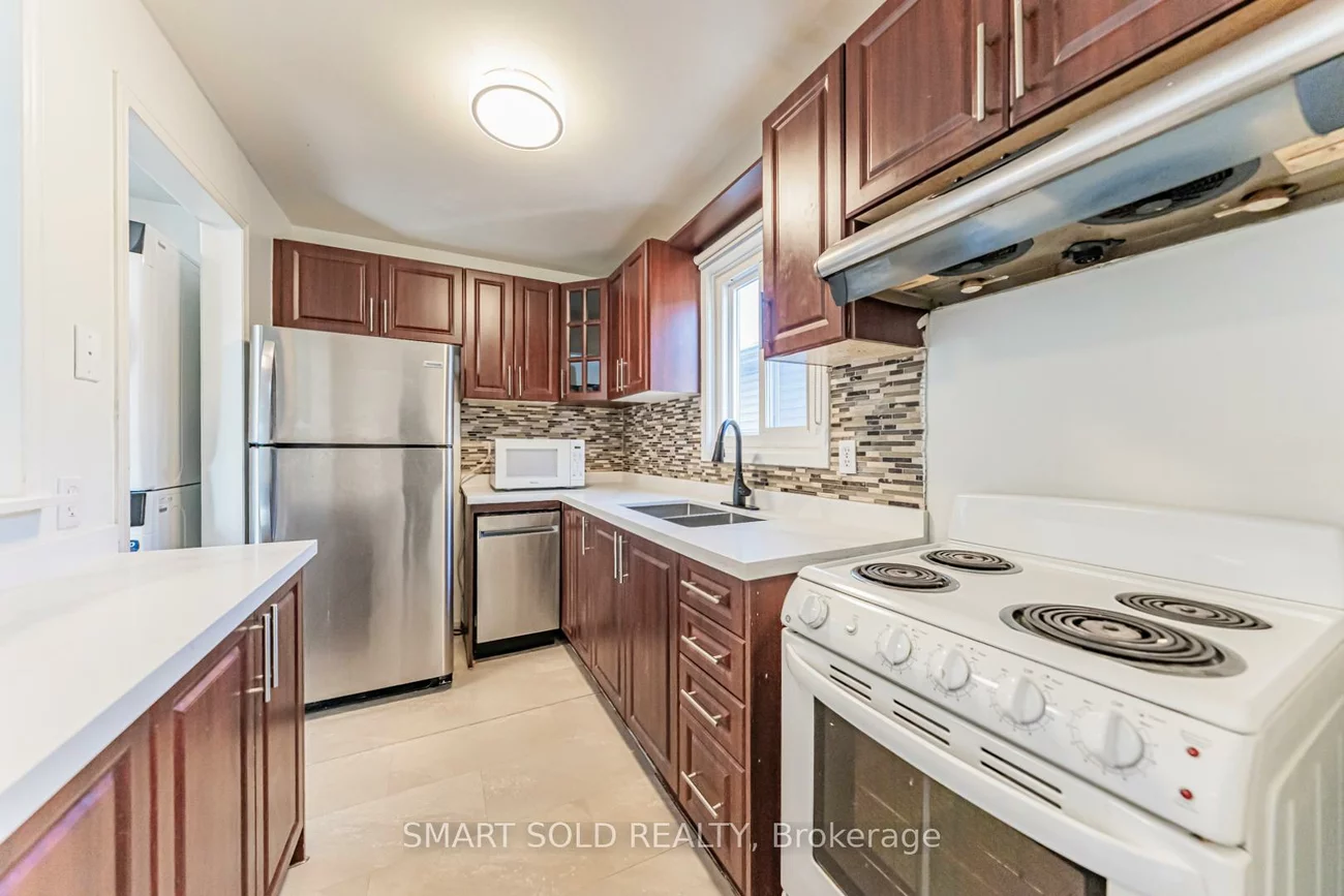 22, Hazelglen, Central Park, Brampton