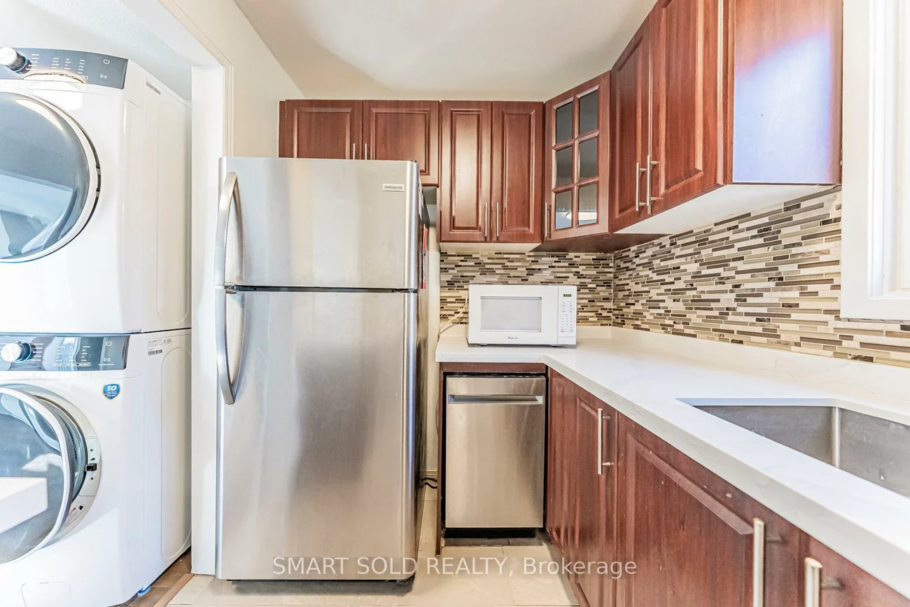 22, Hazelglen, Central Park, Brampton