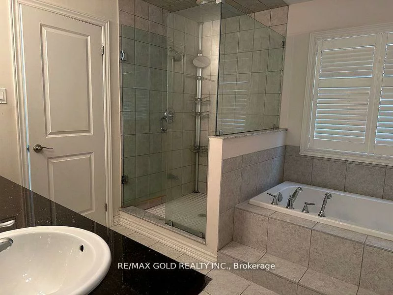 292, Remembrance, Northwest Brampton, Brampton