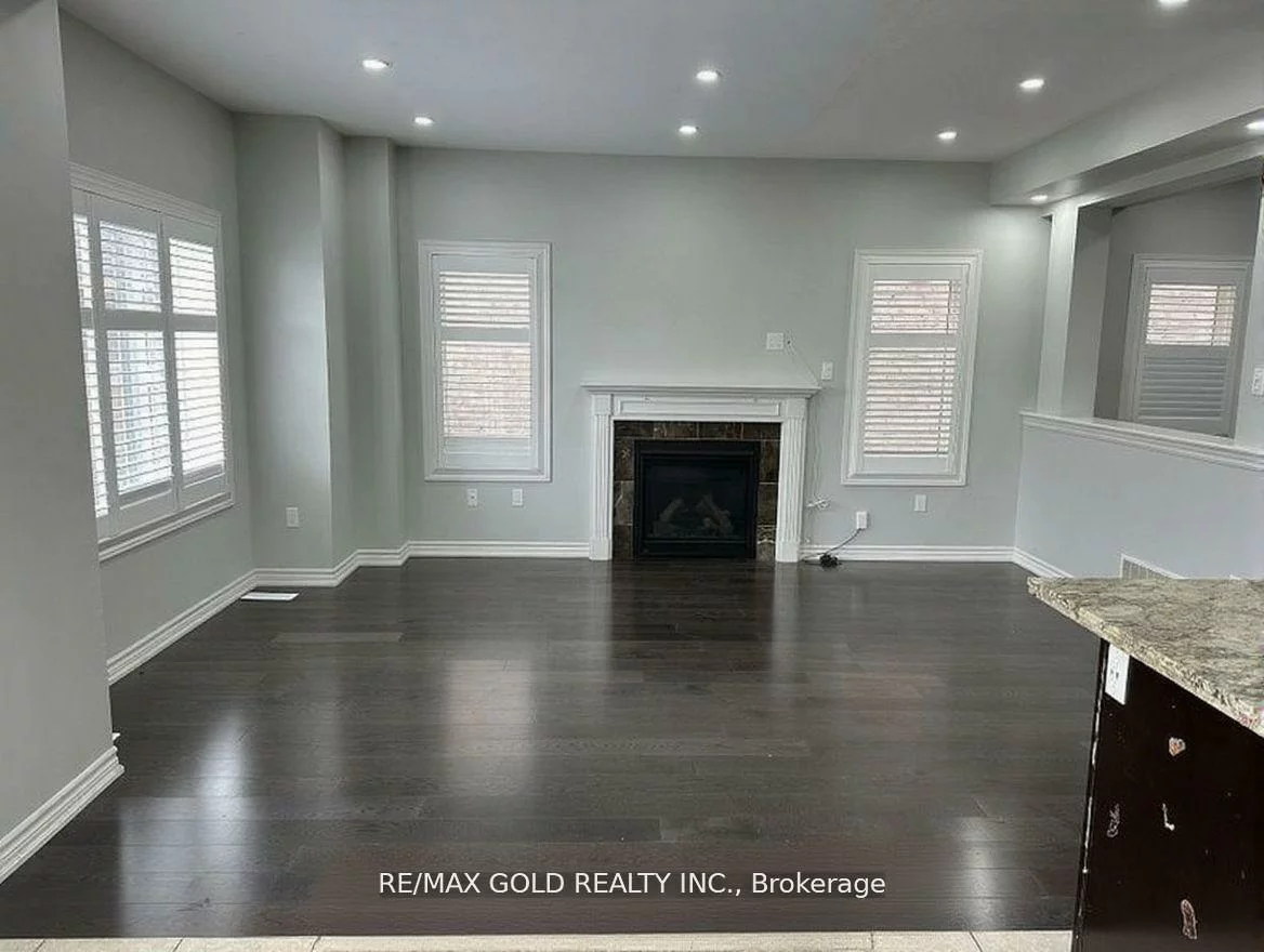 292, Remembrance, Northwest Brampton, Brampton