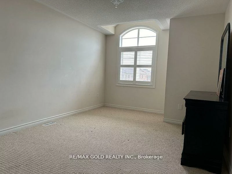 292, Remembrance, Northwest Brampton, Brampton