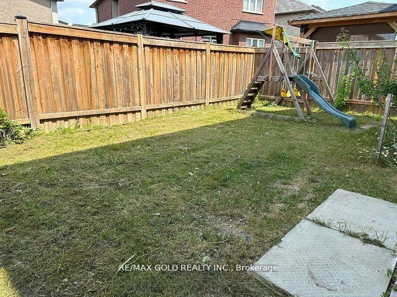 292, Remembrance, Northwest Brampton, Brampton