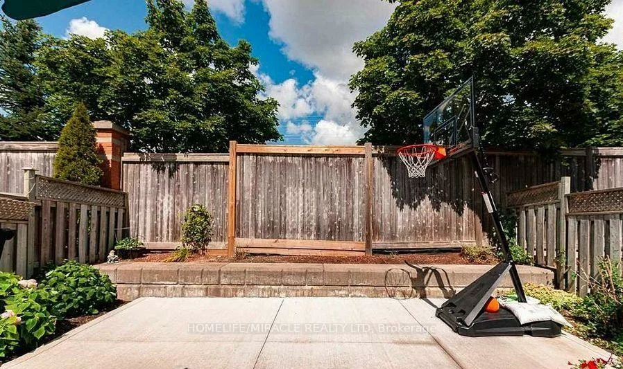 36, Bramcedar, Northwest Sandalwood Parkway, Brampton