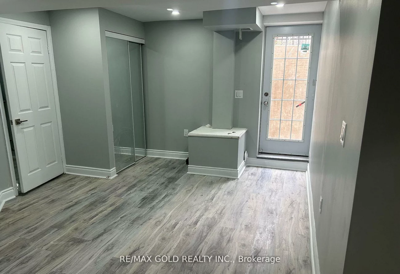 84, Crown Victoria, Fletcher's Meadow, Brampton