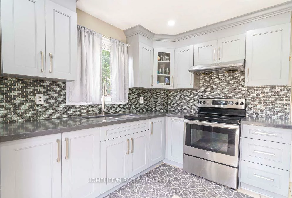 72, Norma, Westgate, Brampton