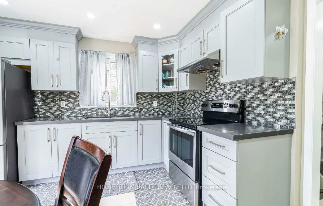 72, Norma, Westgate, Brampton