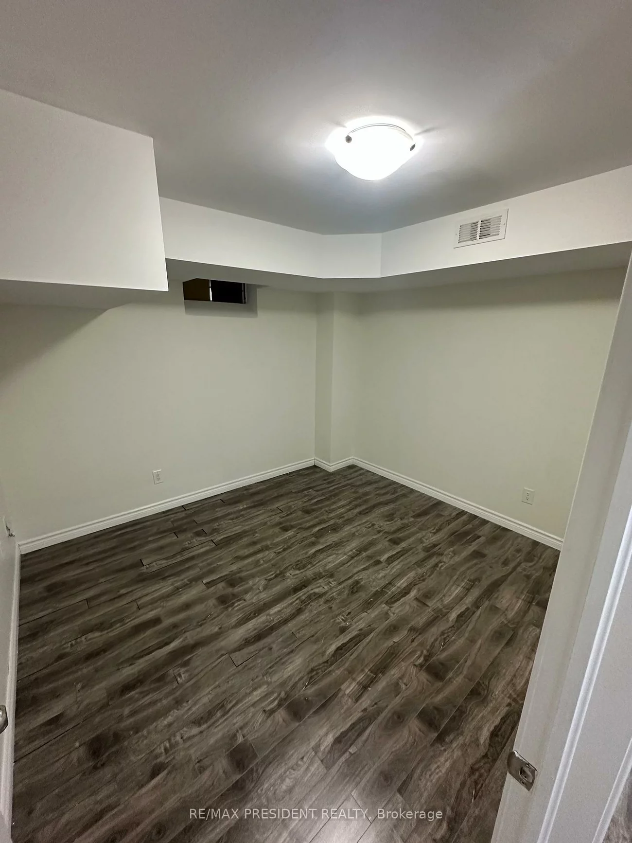 16, Bassett, Credit Valley, Brampton