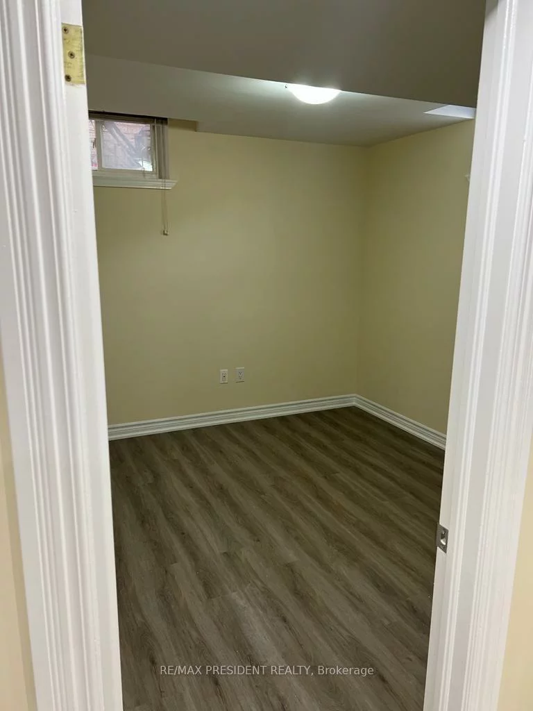 111, Sandmere, Heart Lake West, Brampton