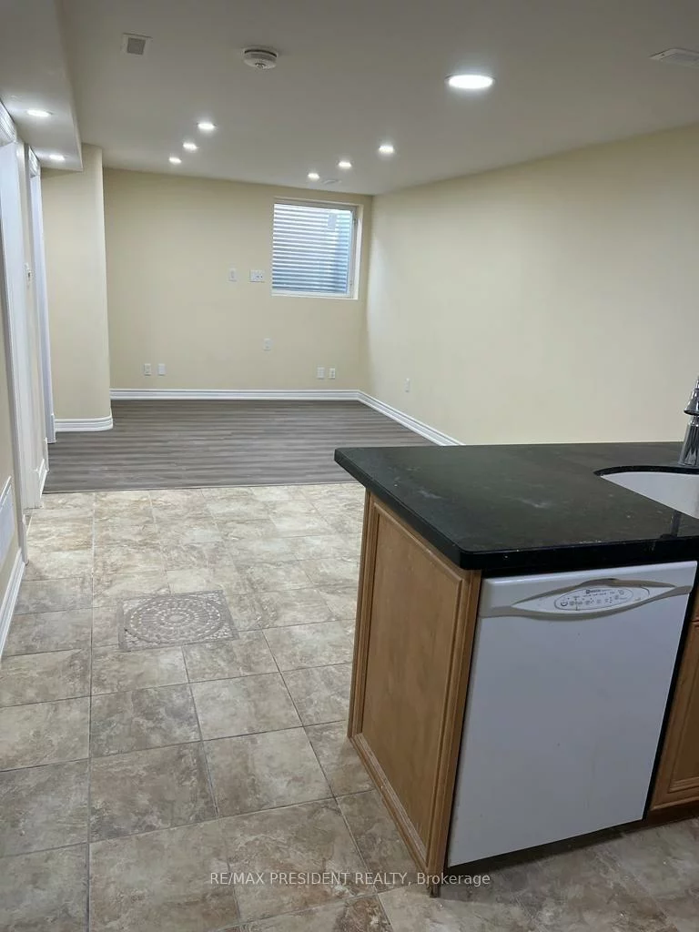 111, Sandmere, Heart Lake West, Brampton