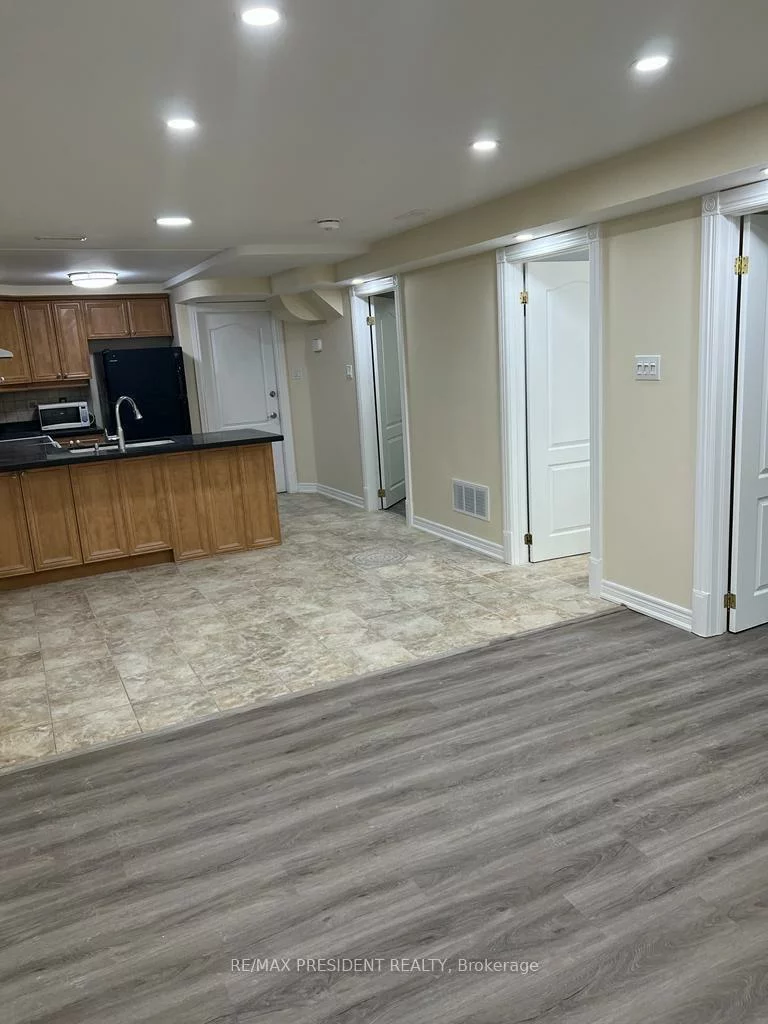 111, Sandmere, Heart Lake West, Brampton