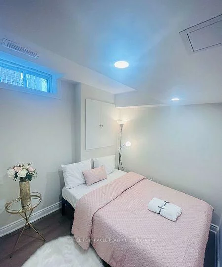 52, Versailles, Bram East, Brampton