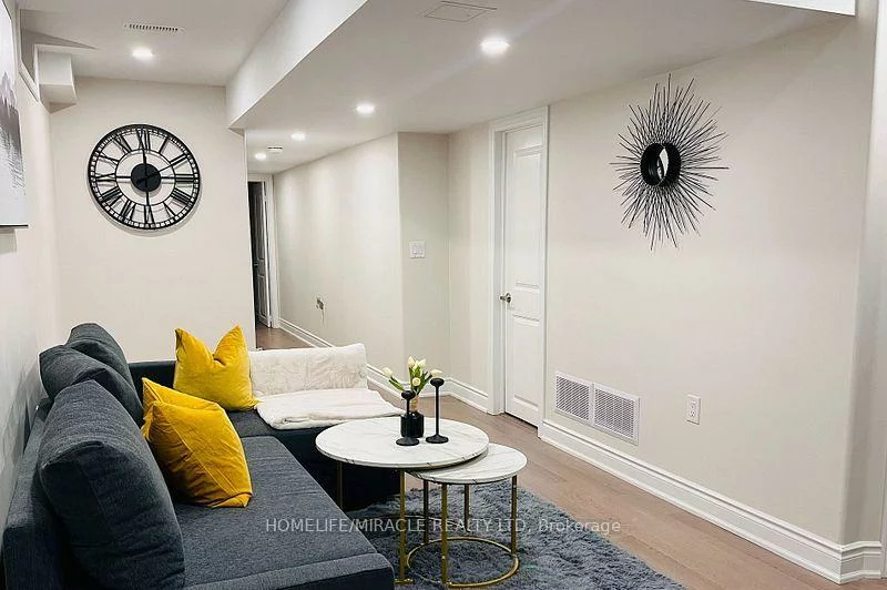 52, Versailles, Bram East, Brampton