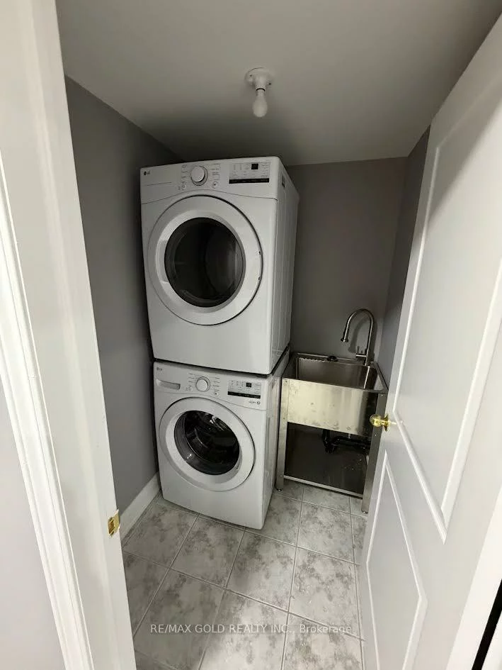 18, Cobbler, Fletcher's Creek Village, Brampton