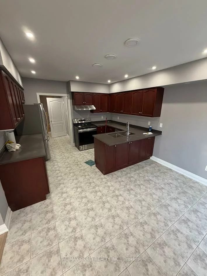 18, Cobbler, Fletcher's Creek Village, Brampton