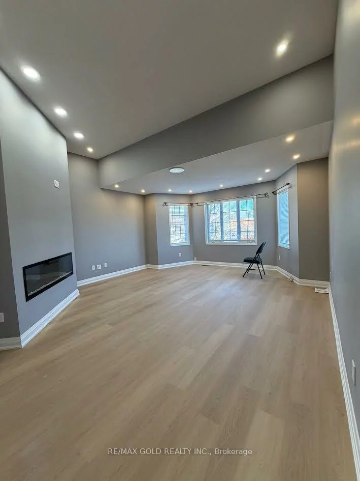 18, Cobbler, Fletcher's Creek Village, Brampton