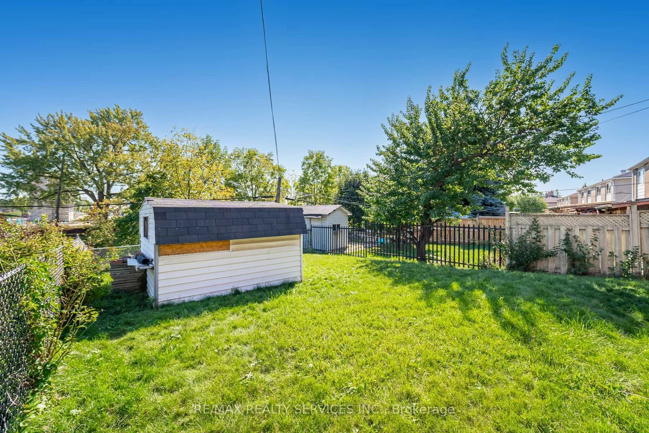 61, Avondale, Avondale, Brampton