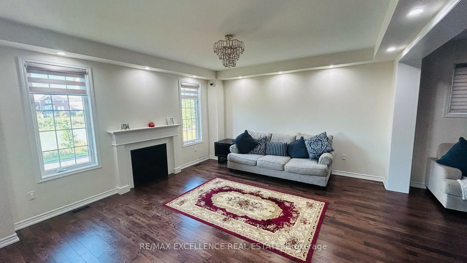 25, Divers, Northwest Brampton, Brampton