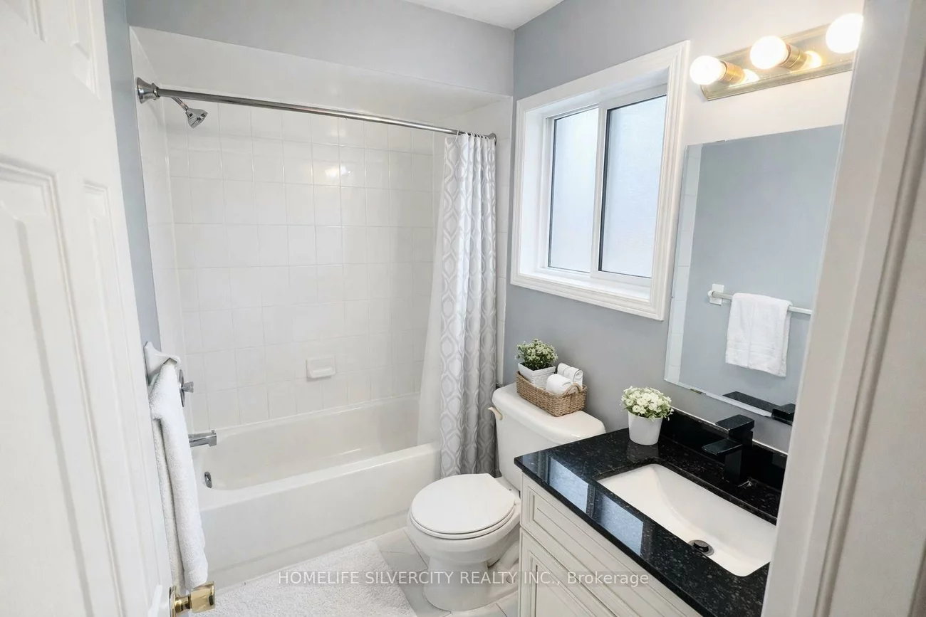 7, Bison Run, Sandringham-Wellington, Brampton