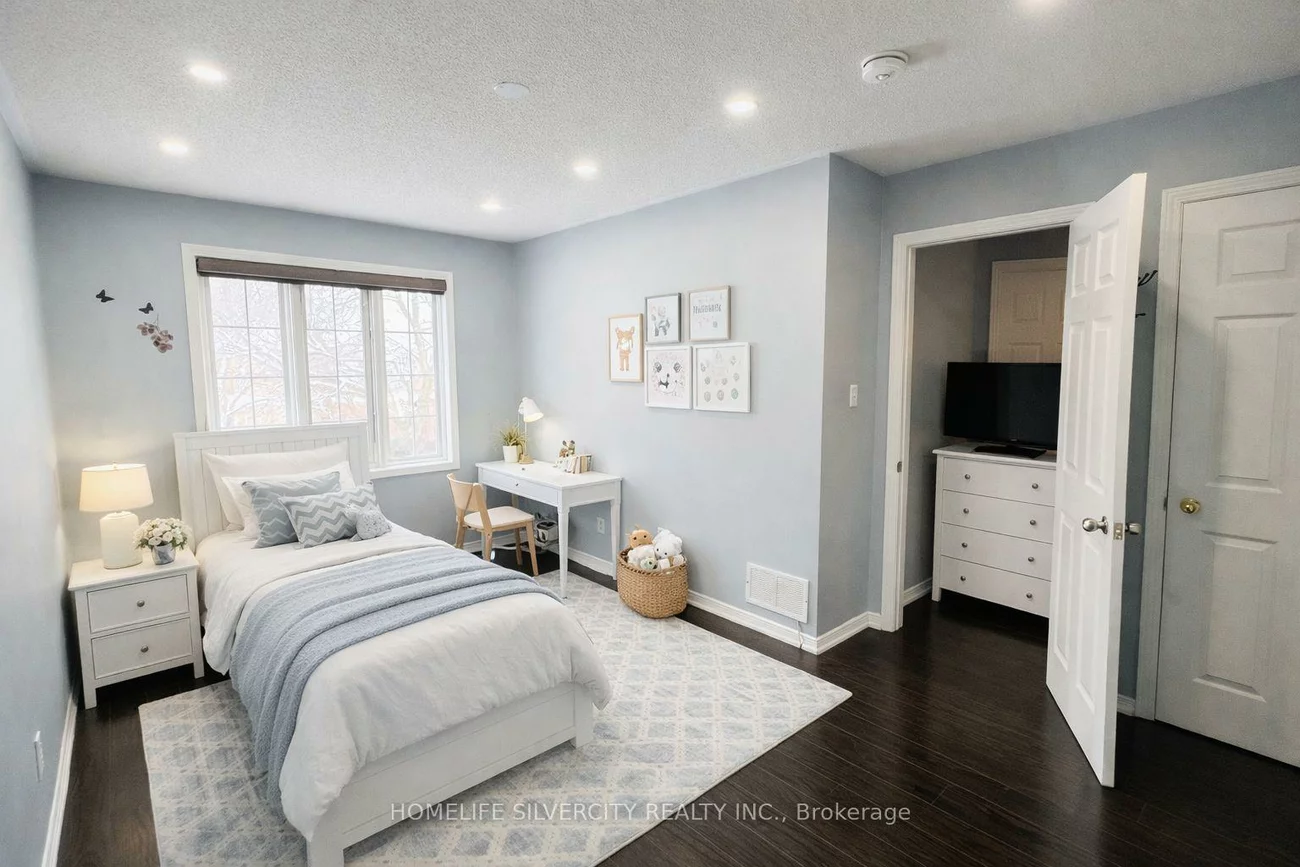 7, Bison Run, Sandringham-Wellington, Brampton