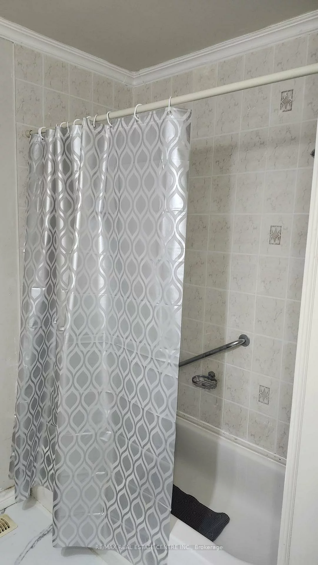 23, Avondale, Avondale, Brampton