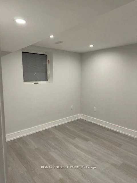 2, Tweedsmuir, Snelgrove, Brampton