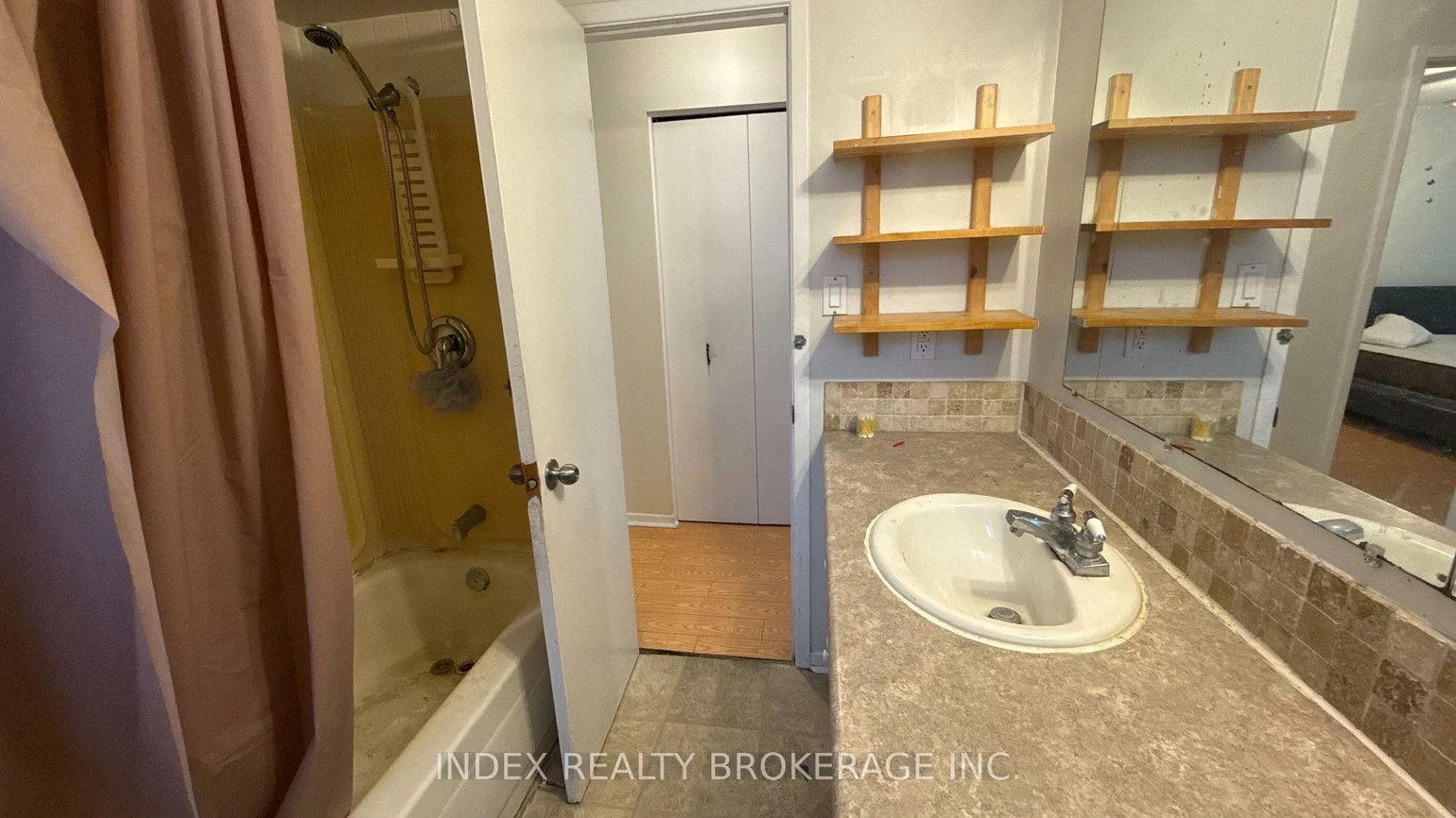 10, Lynwood, Madoc, Brampton