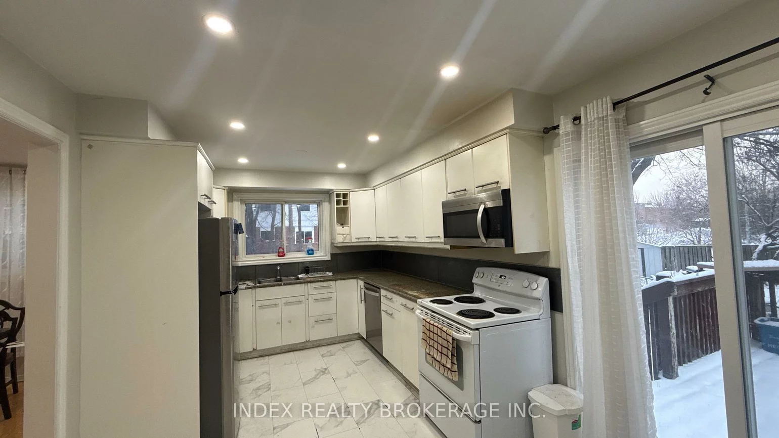 10, Lynwood, Madoc, Brampton