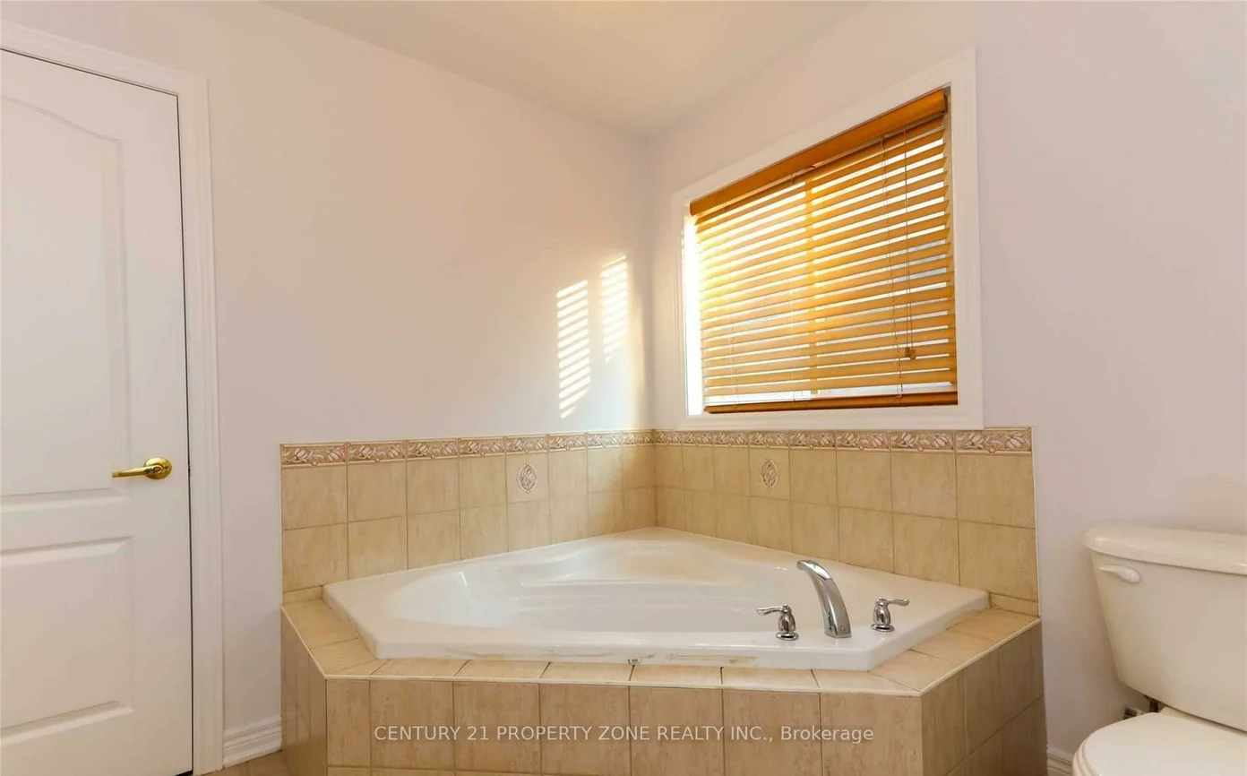 118, Calm Waters, Madoc, Brampton