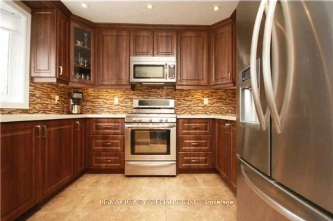 29, FANSHAWE, Heart Lake West, Brampton