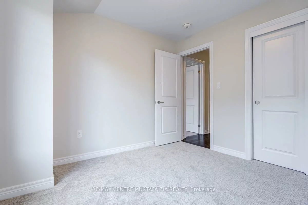 26, Folcroft, Credit Valley, Brampton